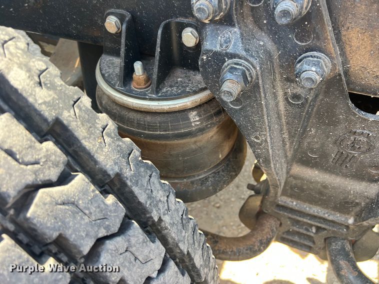 image for item DN3084 1992 Kenworth T800  semi truck