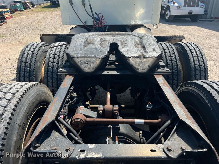 image for item DN3084 1992 Kenworth T800  semi truck