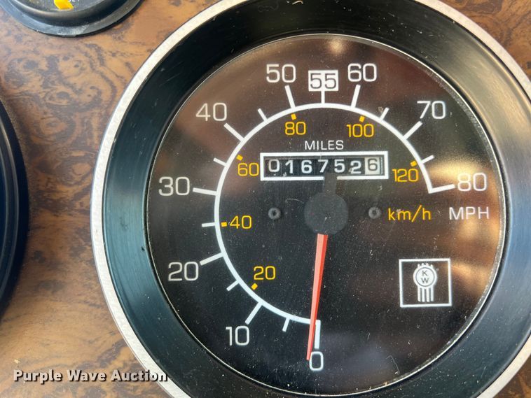 image for item DN3084 1992 Kenworth T800  semi truck