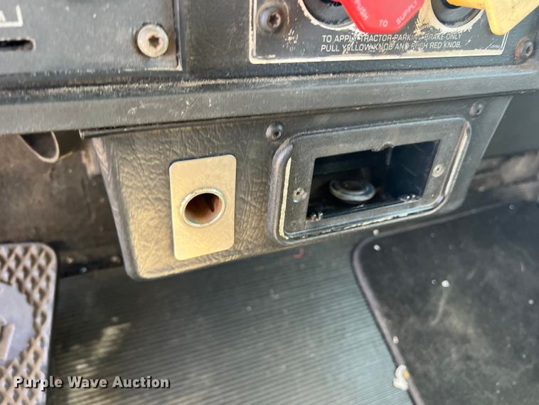 image for item DN3084 1992 Kenworth T800  semi truck