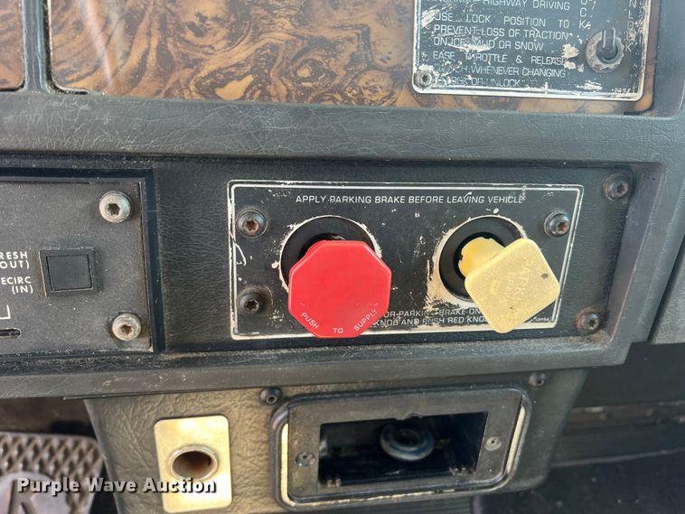 image for item DN3084 1992 Kenworth T800  semi truck