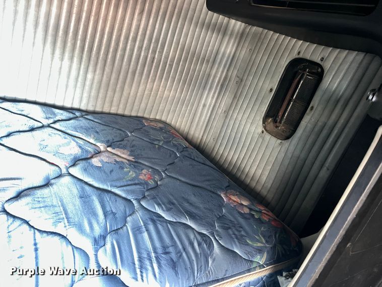 image for item DN3084 1992 Kenworth T800  semi truck