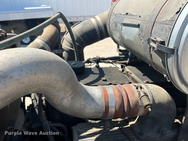 image for item DN3084 1992 Kenworth T800  semi truck