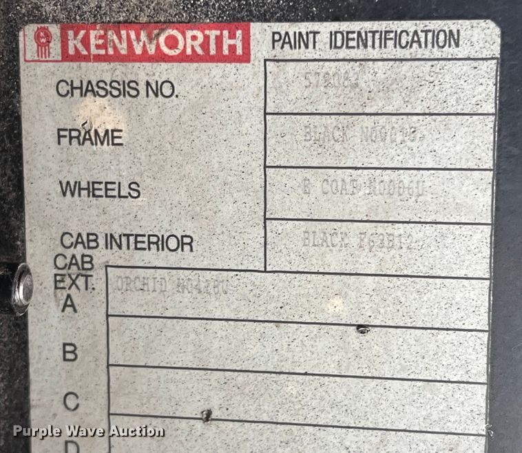 image for item DN3084 1992 Kenworth T800  semi truck