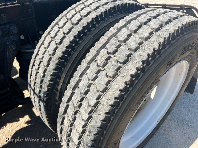 image for item DN3084 1992 Kenworth T800  semi truck