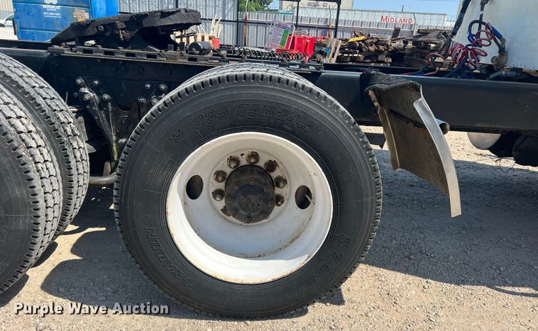 image for item DN3084 1992 Kenworth T800  semi truck