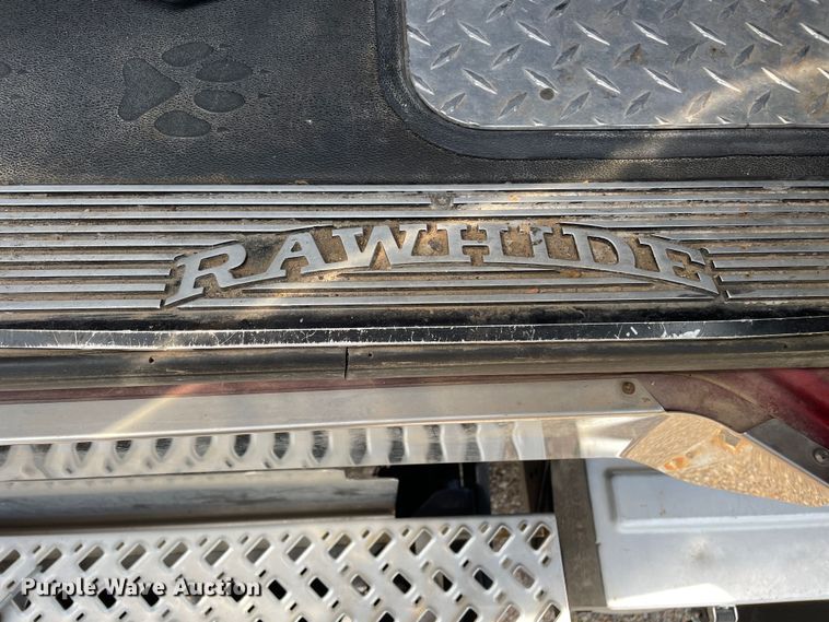 image for item DN4702 2011 Mack CHU613  semi truck