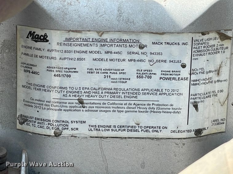 image for item DN4702 2011 Mack CHU613  semi truck