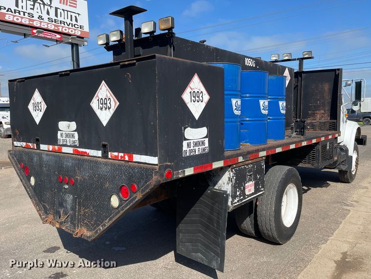 image for item DN4705 1995 International 4800  fuel / lube truck