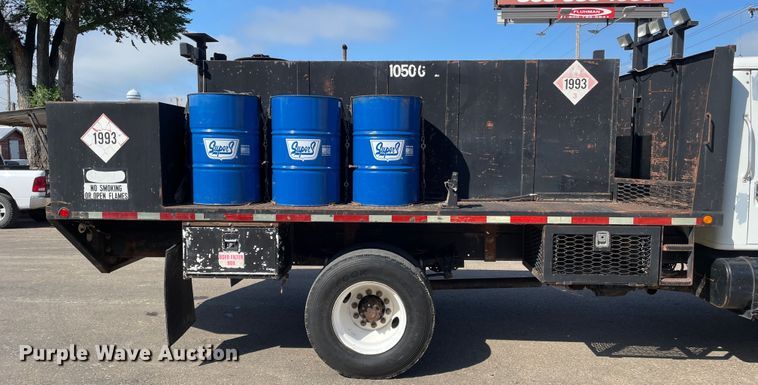 image for item DN4705 1995 International 4800  fuel / lube truck