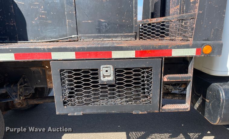 image for item DN4705 1995 International 4800  fuel / lube truck