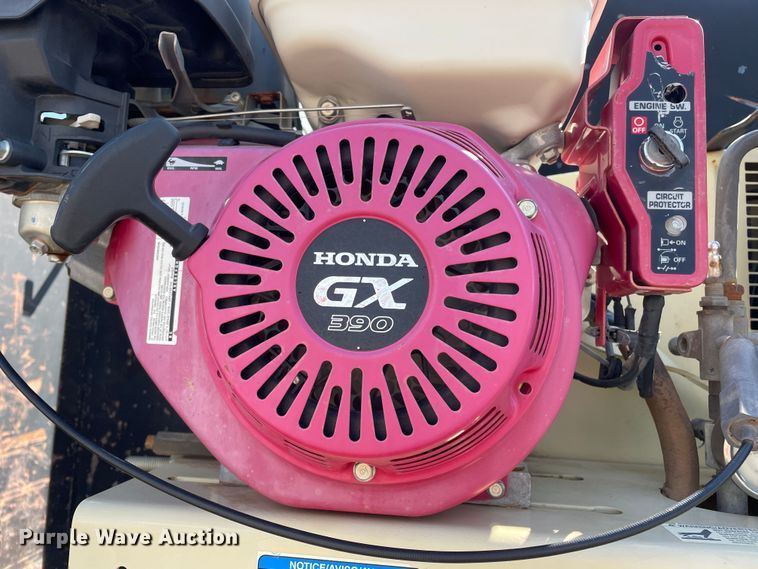 image for item DN4705 1995 International 4800  fuel / lube truck