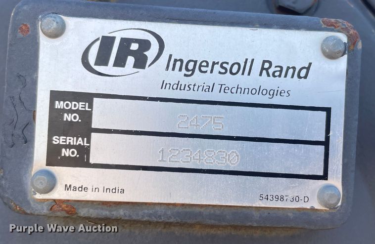 image for item DN4705 1995 International 4800  fuel / lube truck