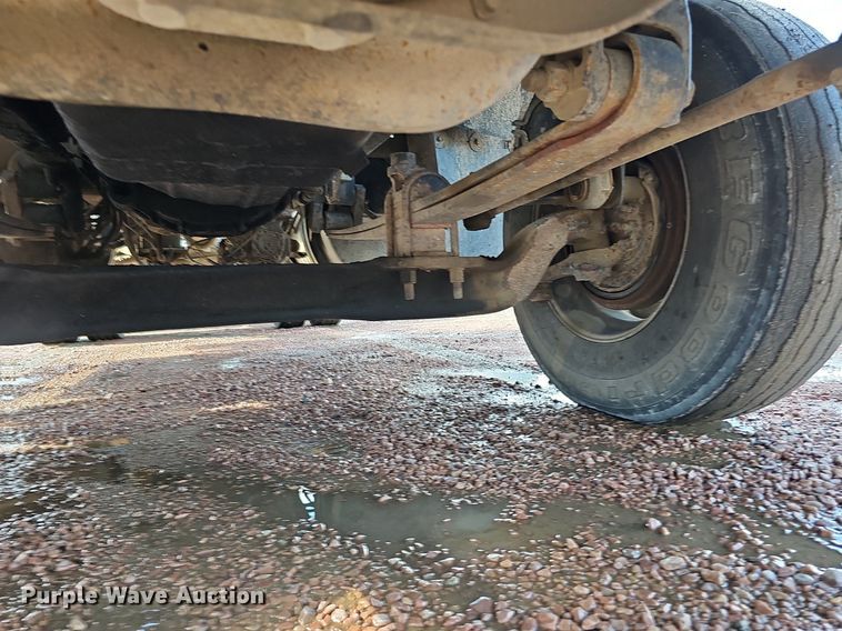 image for item DO2868 2001 Mack CH613  semi truck