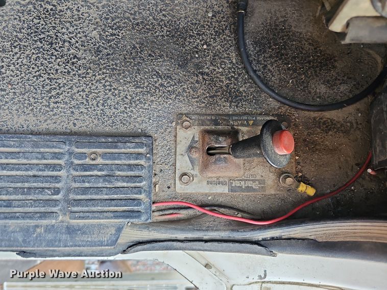 image for item DO2868 2001 Mack CH613  semi truck