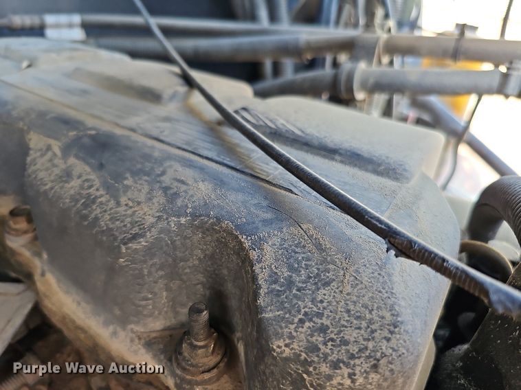 image for item DO2868 2001 Mack CH613  semi truck