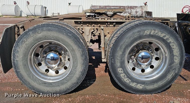 image for item DO2868 2001 Mack CH613  semi truck