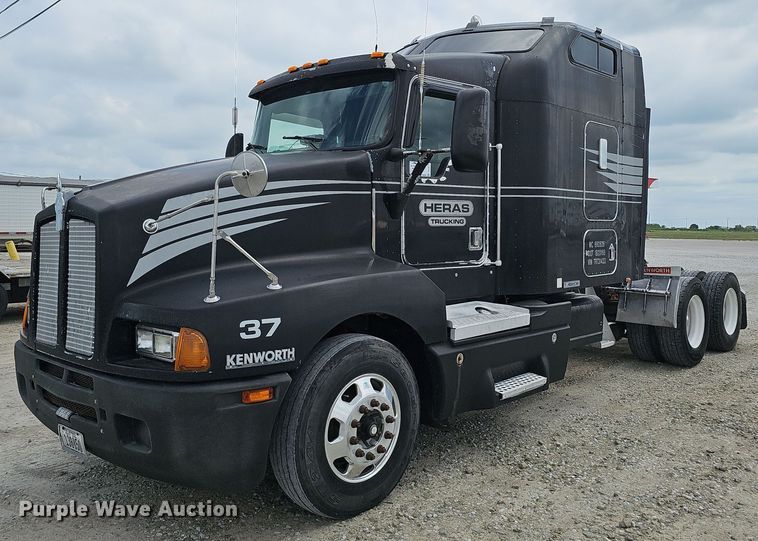 image for item DO2874 1996 Kenworth T600  semi truck