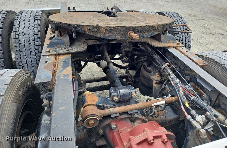 image for item DO2874 1996 Kenworth T600  semi truck