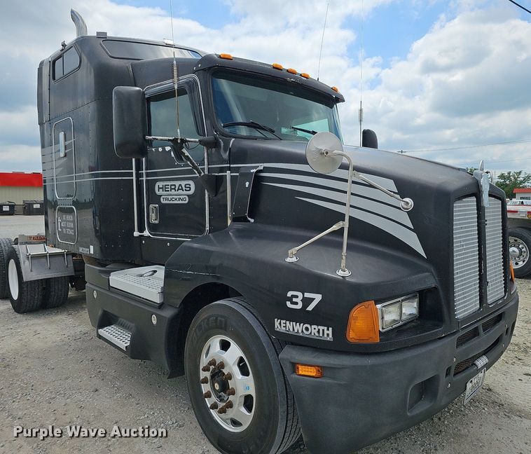 image for item DO2874 1996 Kenworth T600  semi truck