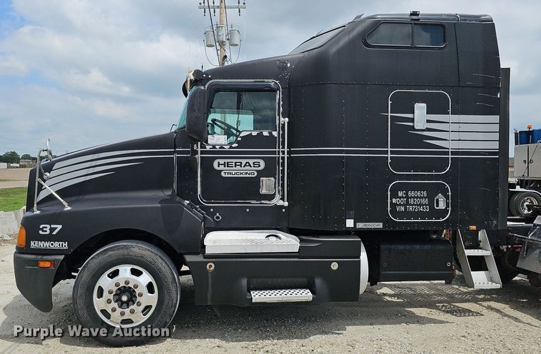 image for item DO2874 1996 Kenworth T600  semi truck