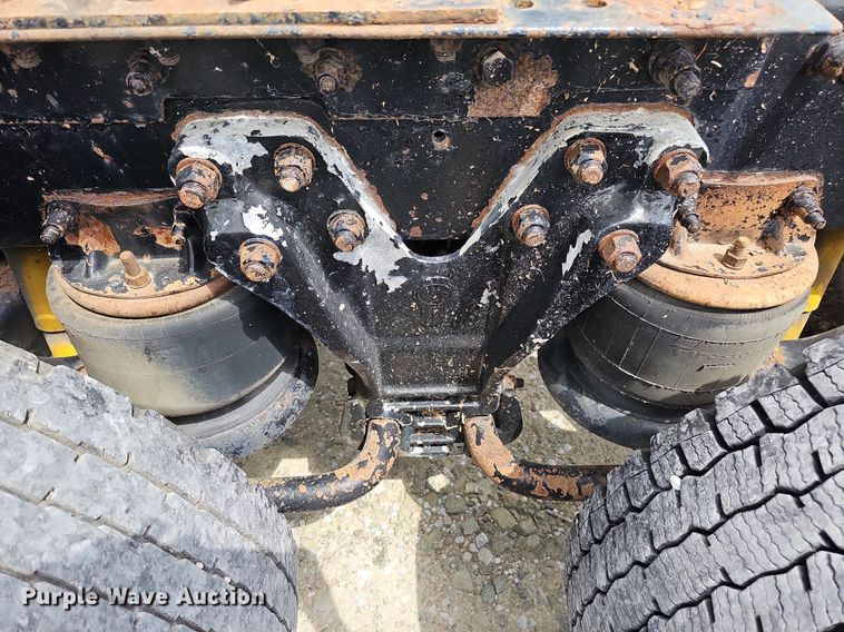 image for item DO2874 1996 Kenworth T600  semi truck