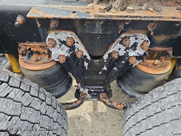 image for item DO2874 1996 Kenworth T600  semi truck