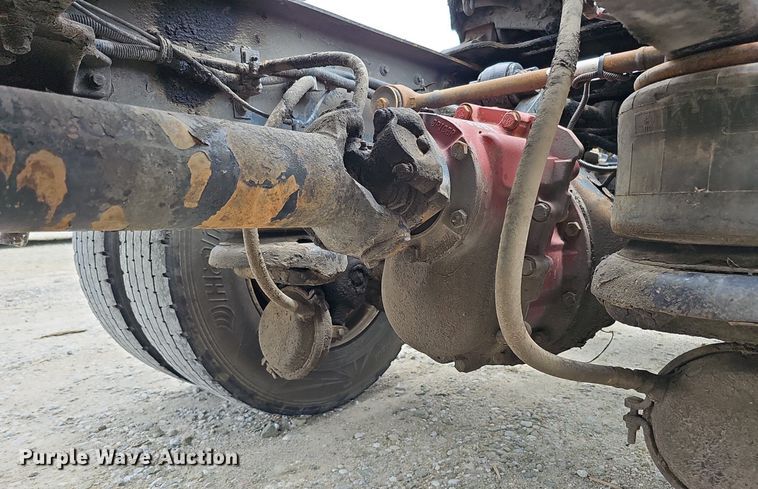 image for item DO2874 1996 Kenworth T600  semi truck