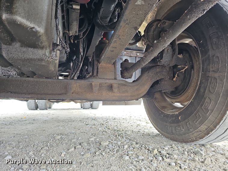 image for item DO2874 1996 Kenworth T600  semi truck