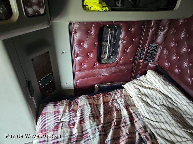 image for item DO2874 1996 Kenworth T600  semi truck