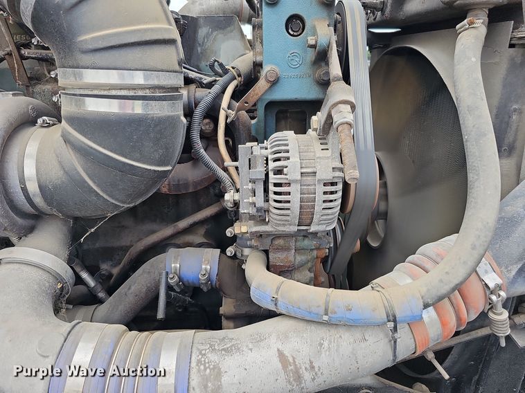 image for item DO2874 1996 Kenworth T600  semi truck