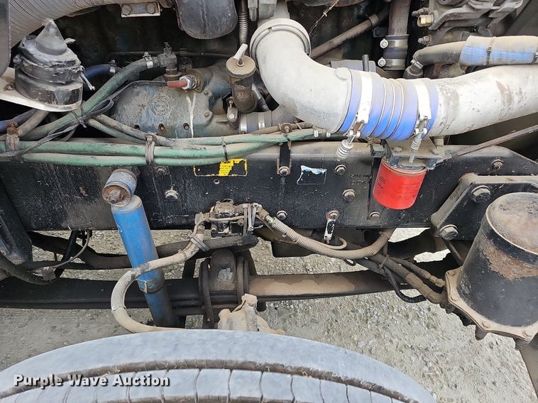 image for item DO2874 1996 Kenworth T600  semi truck