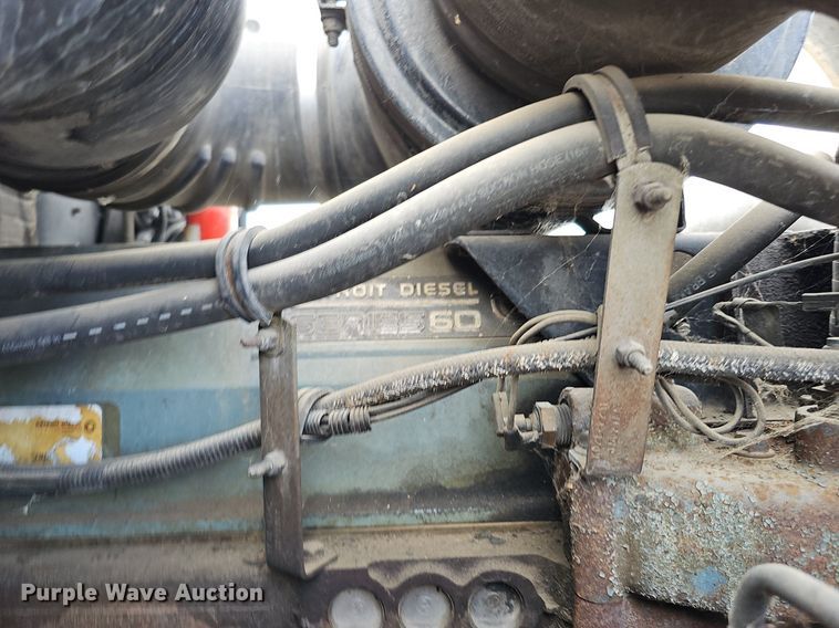 image for item DO2874 1996 Kenworth T600  semi truck