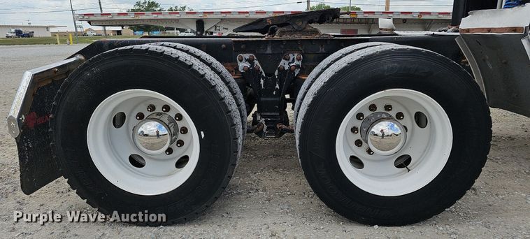 image for item DO2874 1996 Kenworth T600  semi truck