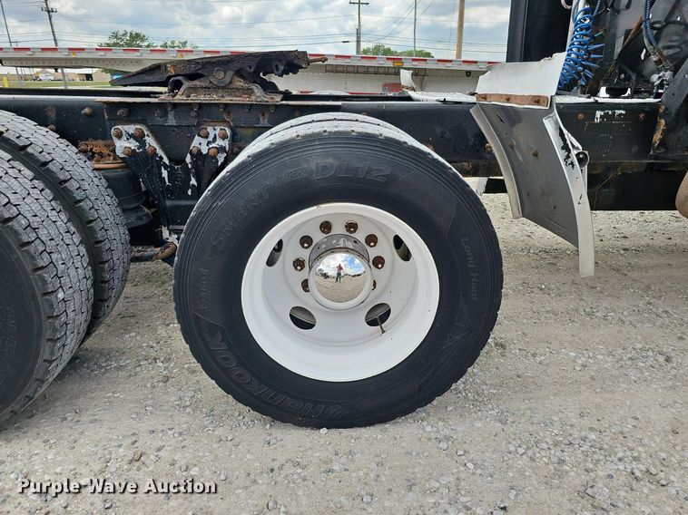 image for item DO2874 1996 Kenworth T600  semi truck