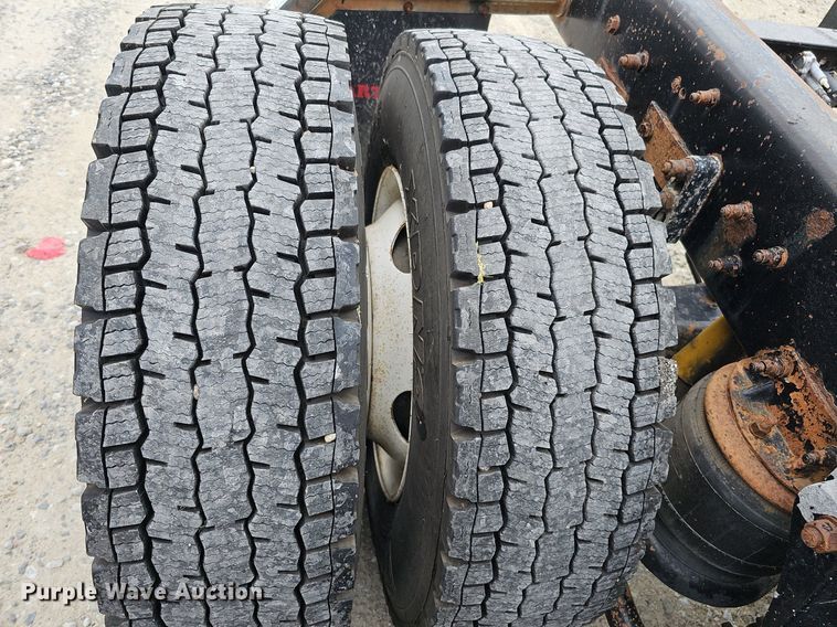 image for item DO2874 1996 Kenworth T600  semi truck