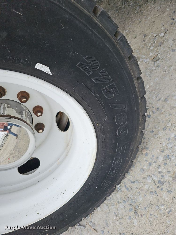 image for item DO2874 1996 Kenworth T600  semi truck