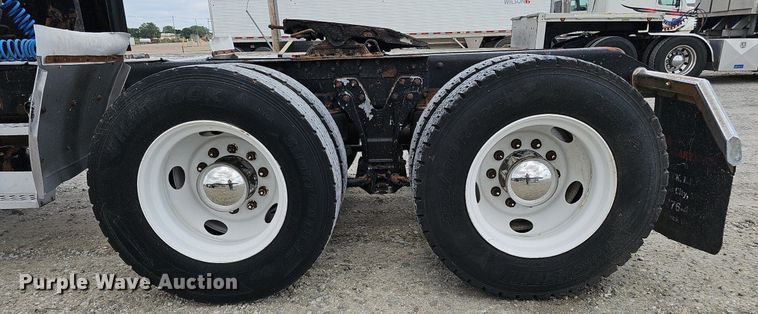 image for item DO2874 1996 Kenworth T600  semi truck