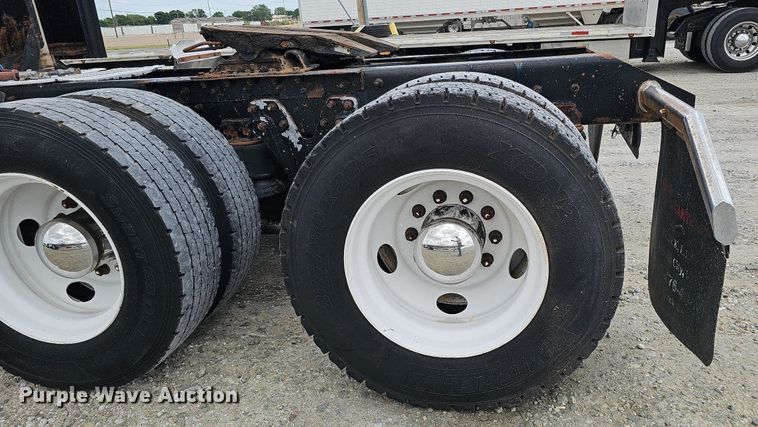 image for item DO2874 1996 Kenworth T600  semi truck