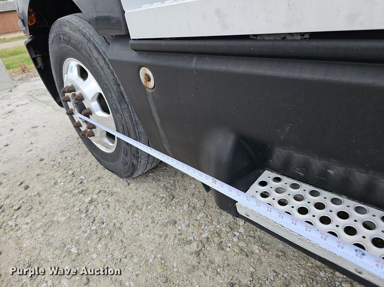 image for item DO2874 1996 Kenworth T600  semi truck