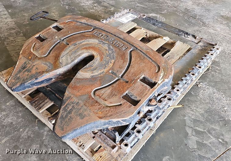 image for item DO2876 Fontaine No-Slack II SL7MTB875024  fifth wheel plate