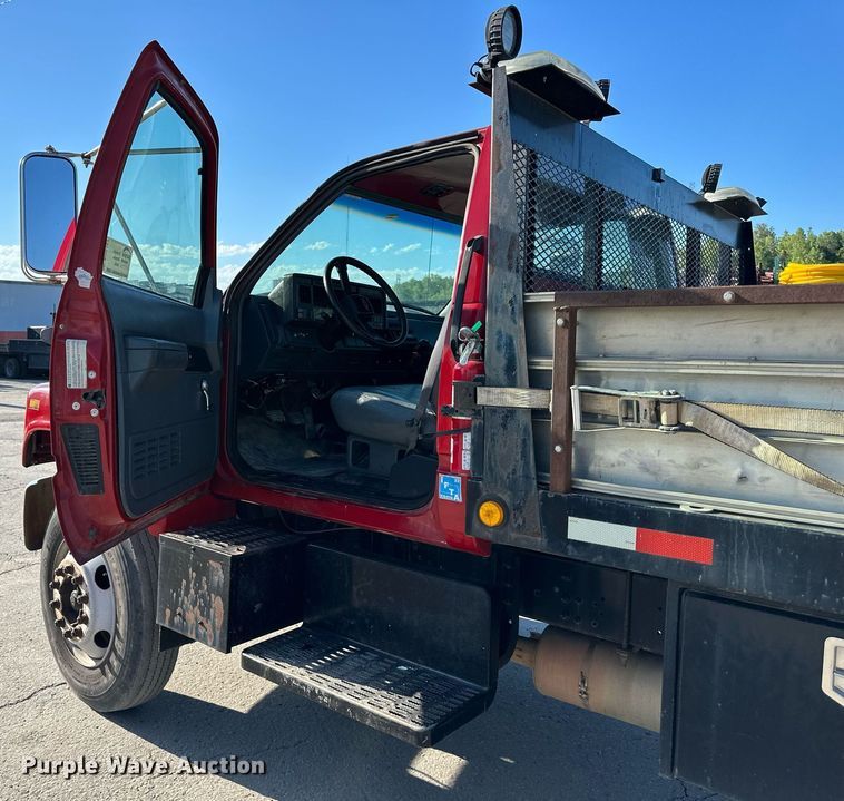 image for item DO5167 1996  Chevrolet Kodiak C6500  flatbed truck