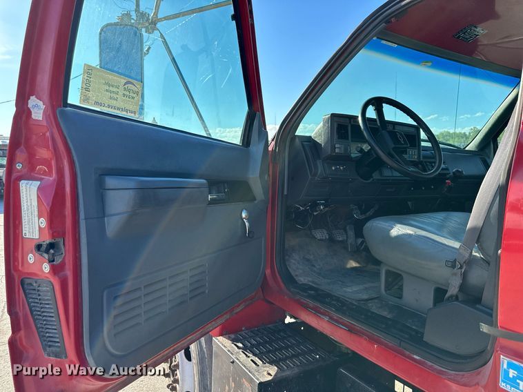 image for item DO5167 1996  Chevrolet Kodiak C6500  flatbed truck