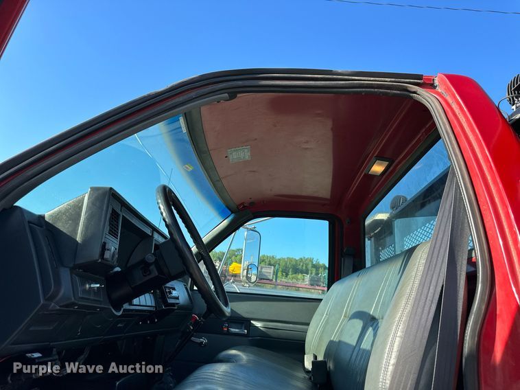 image for item DO5167 1996  Chevrolet Kodiak C6500  flatbed truck