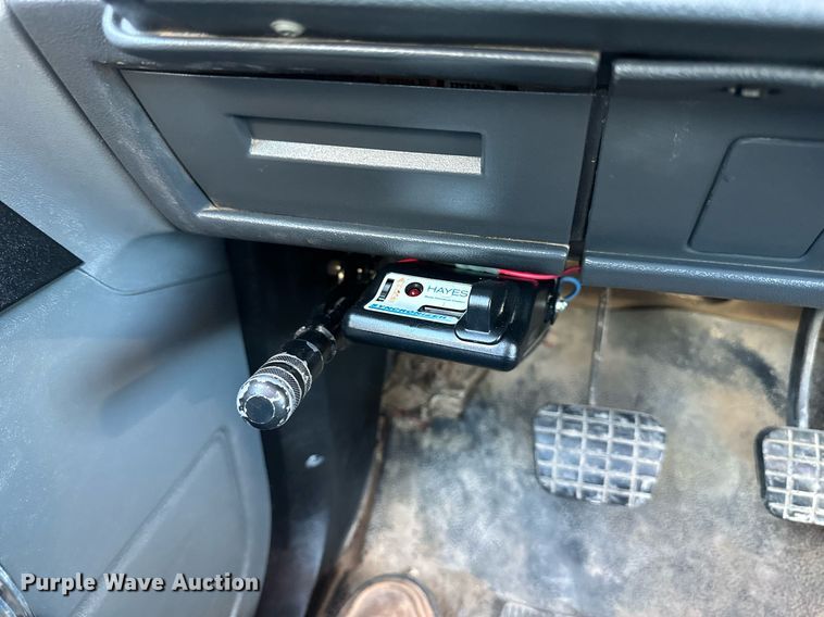 image for item DO5167 1996  Chevrolet Kodiak C6500  flatbed truck