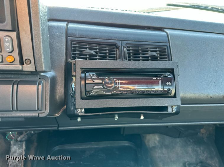 image for item DO5167 1996  Chevrolet Kodiak C6500  flatbed truck