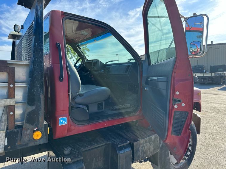 image for item DO5167 1996  Chevrolet Kodiak C6500  flatbed truck