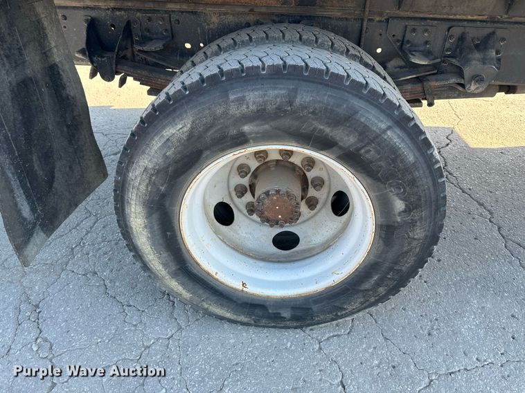 image for item DO5167 1996  Chevrolet Kodiak C6500  flatbed truck