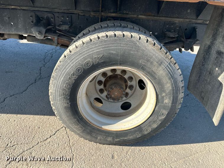 image for item DO5167 1996  Chevrolet Kodiak C6500  flatbed truck