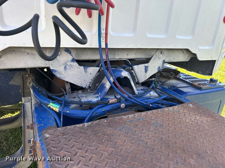 image for item DQ0840 1992 GMC TopKick C6500  semi truck